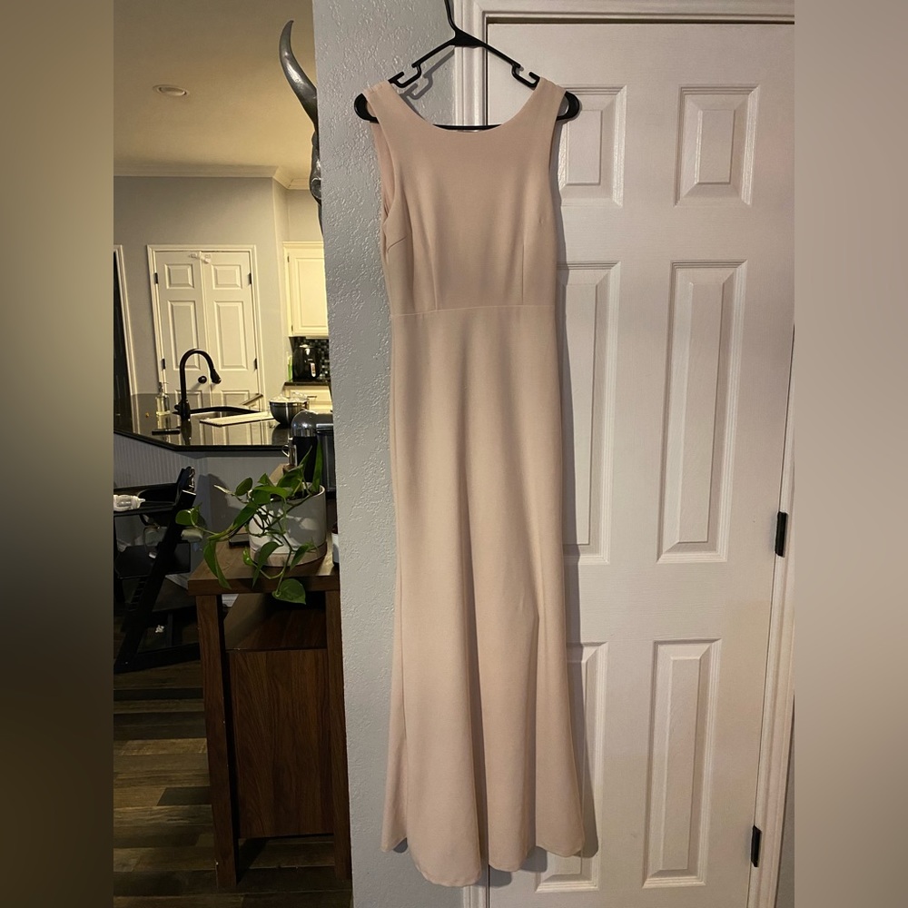 Lulus medium pale pink gown form fitted new condition wore once